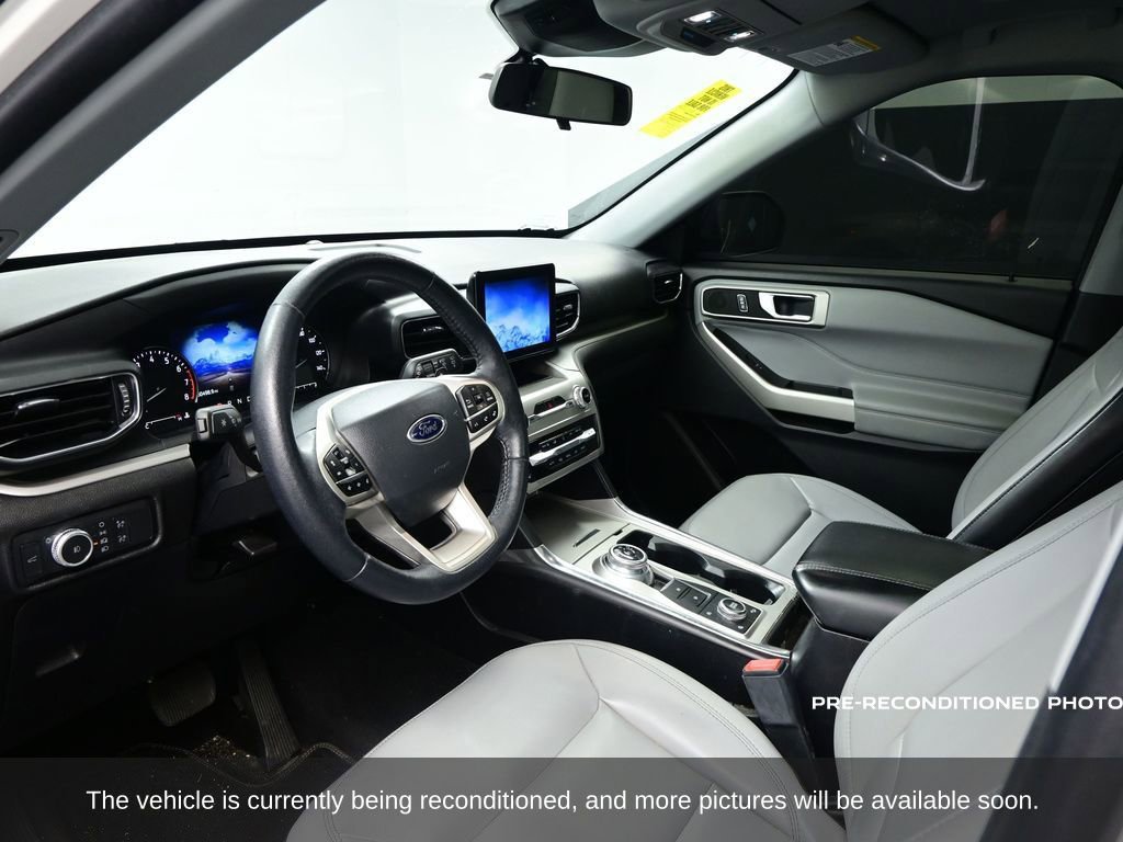 Used 2021 Ford Explorer XLT w/ Equipment Group 202A image 6