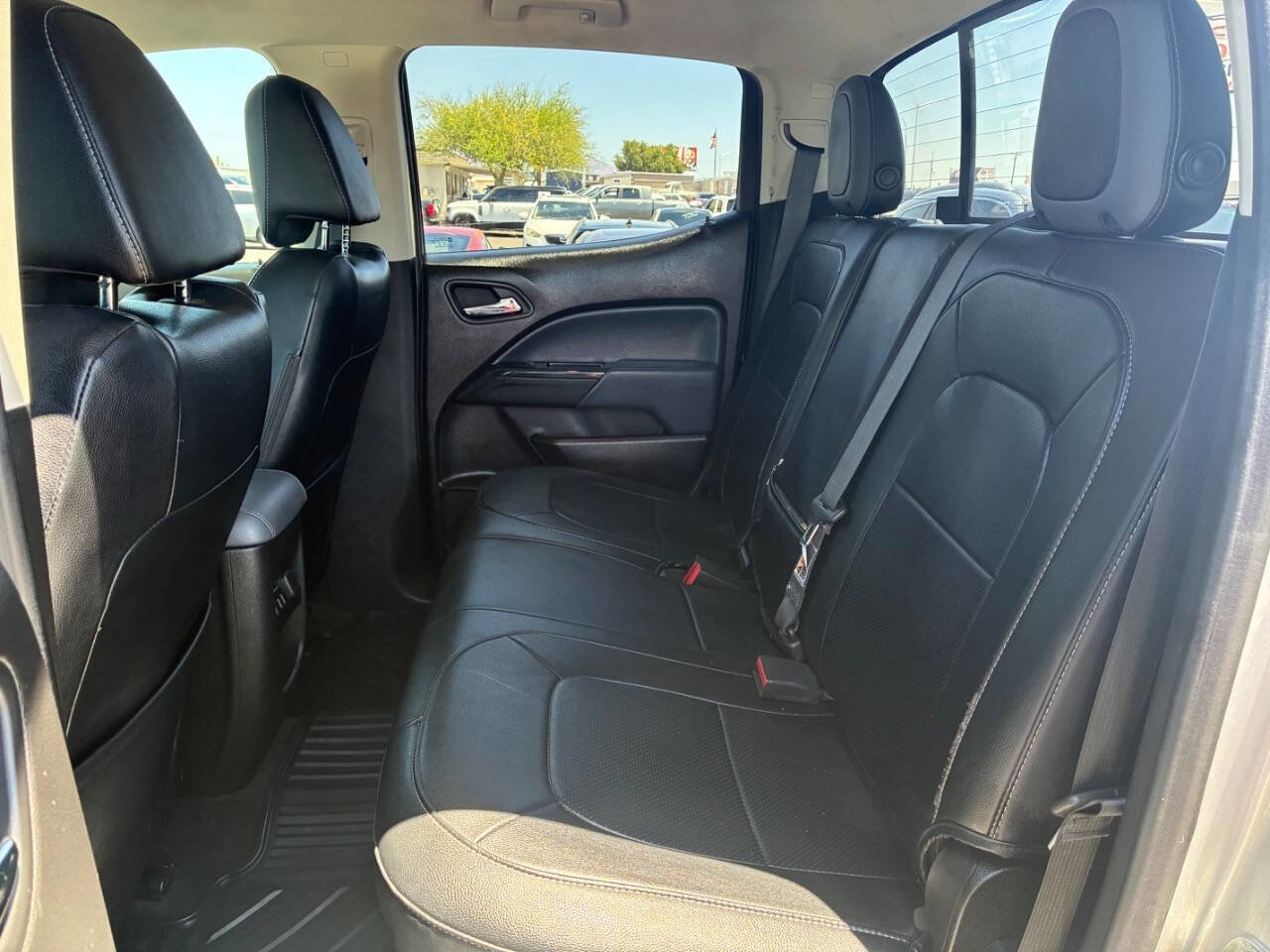 Used 2017 Chevrolet Colorado Z71 AWD/4WD image 19