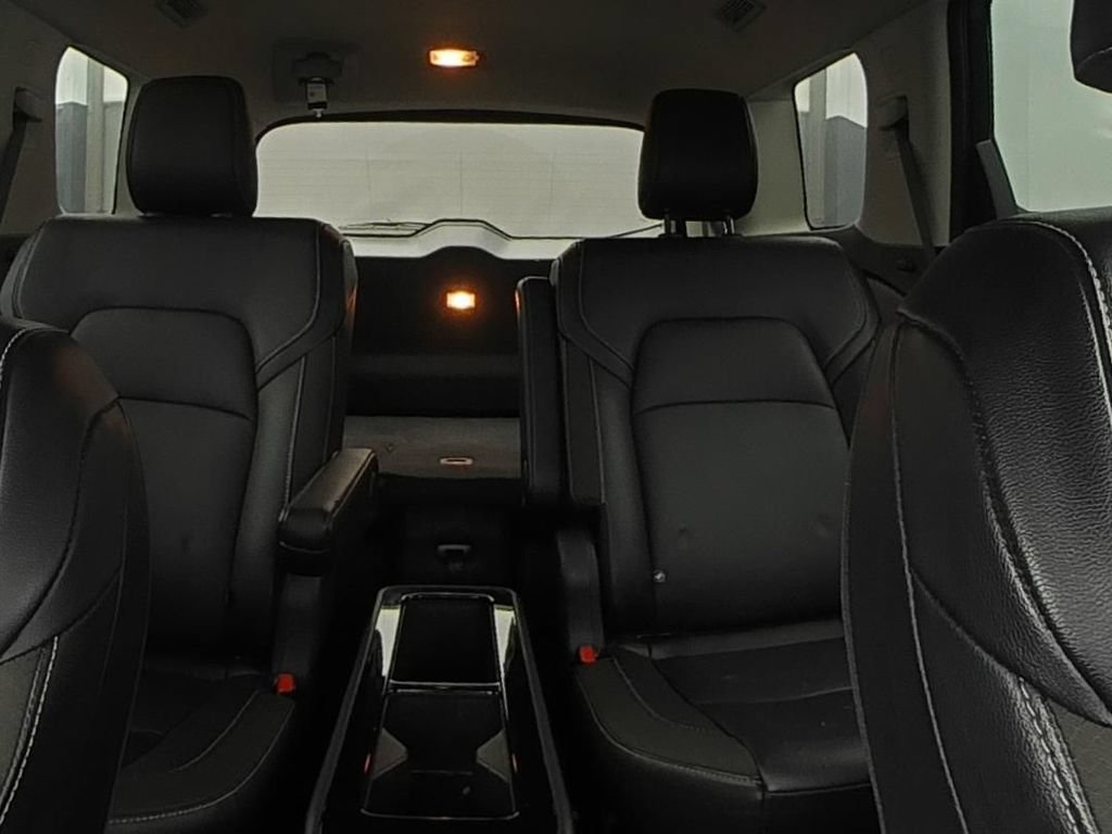 Used 2024 Nissan Pathfinder SL w/ SL Premium Package FWD image 10
