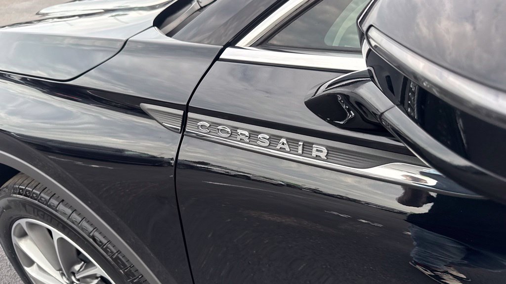 Used 2023 Lincoln Corsair AWD w/ Equipment Group 101A image 14
