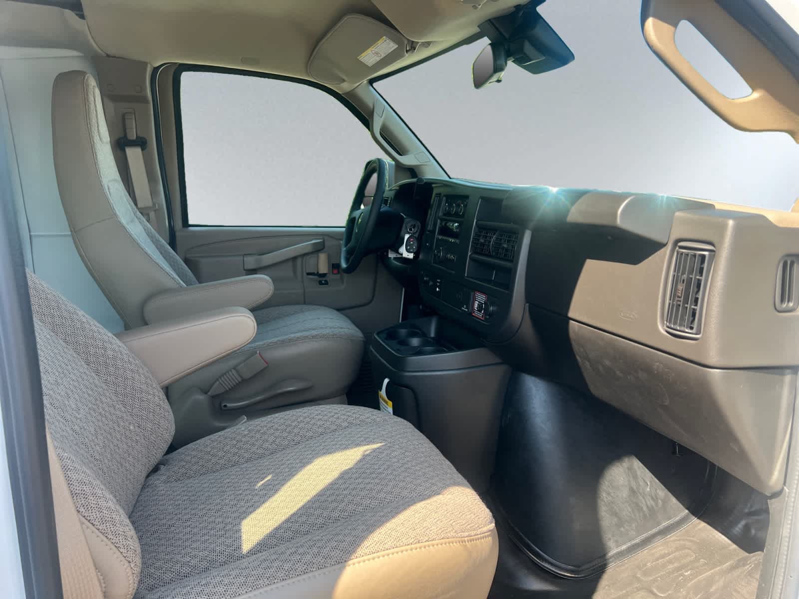 New 2026 Chevrolet Express 2500 w/ Communications Package RWD image 20