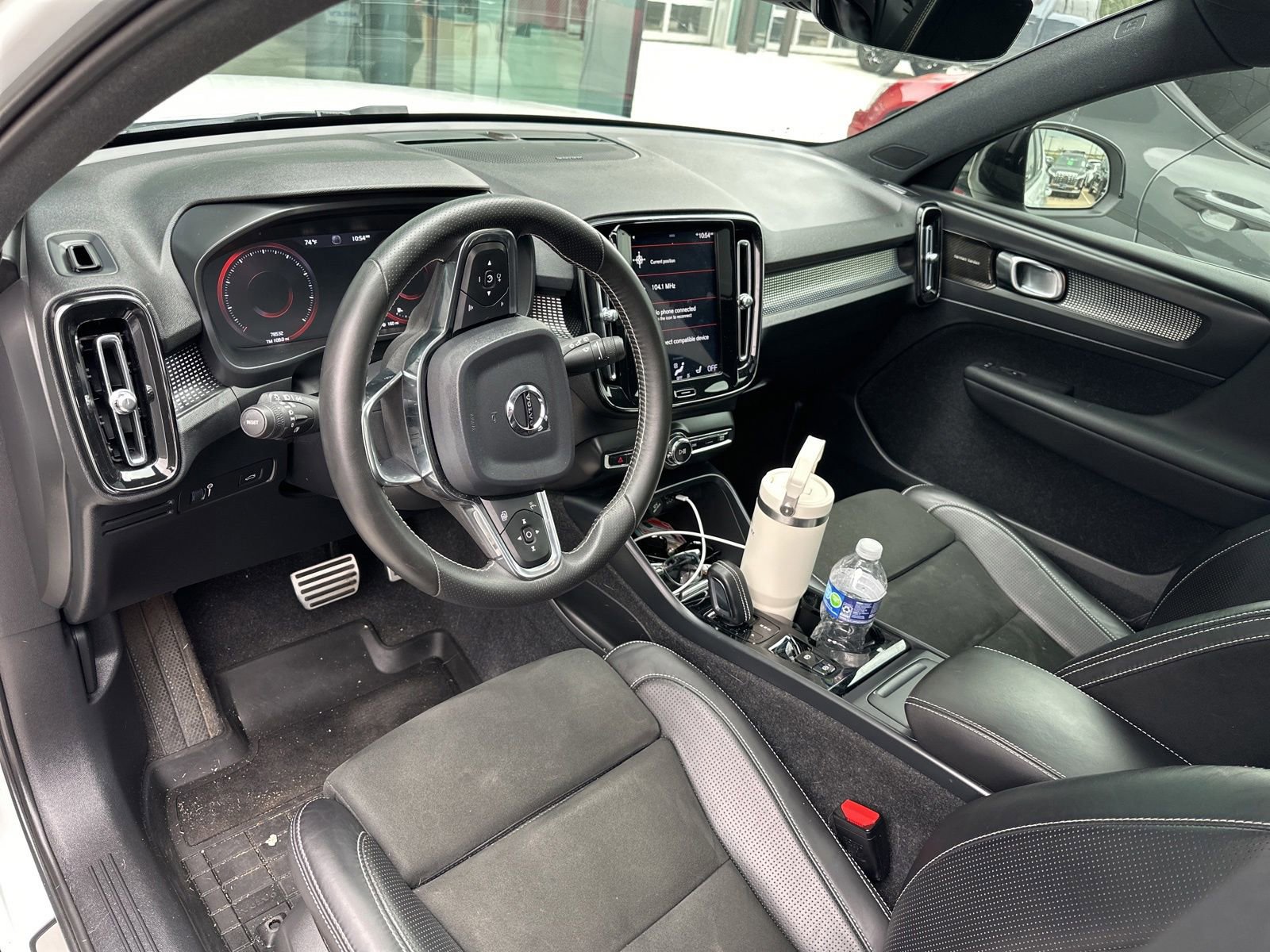 Used 2021 Volvo XC40 T5 R-Design w/ Protection Package Premier AWD/4WD image 15
