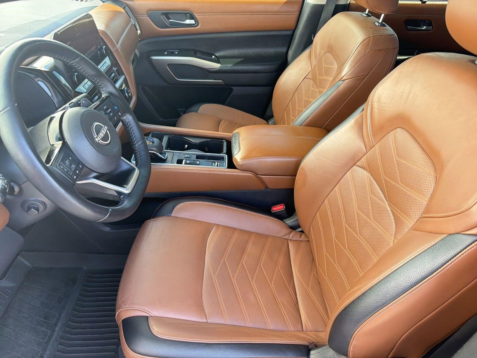 Used 2022 Nissan Pathfinder Platinum w/ Cargo Package FWD image 5