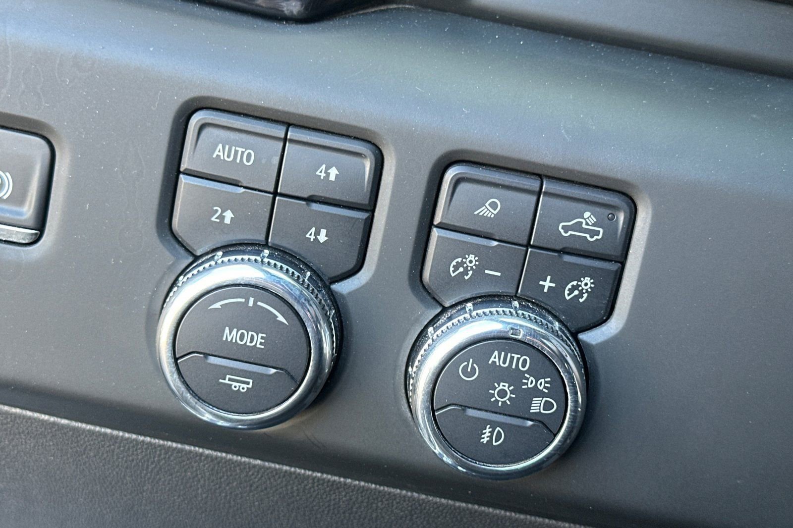 Used 2025 GMC Sierra 1500 AT4 w/ AT4 Premium Package AWD/4WD image 32