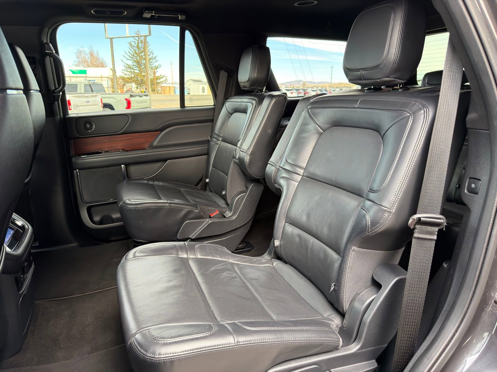 Used 2023 Lincoln Navigator Reserve AWD/4WD image 30