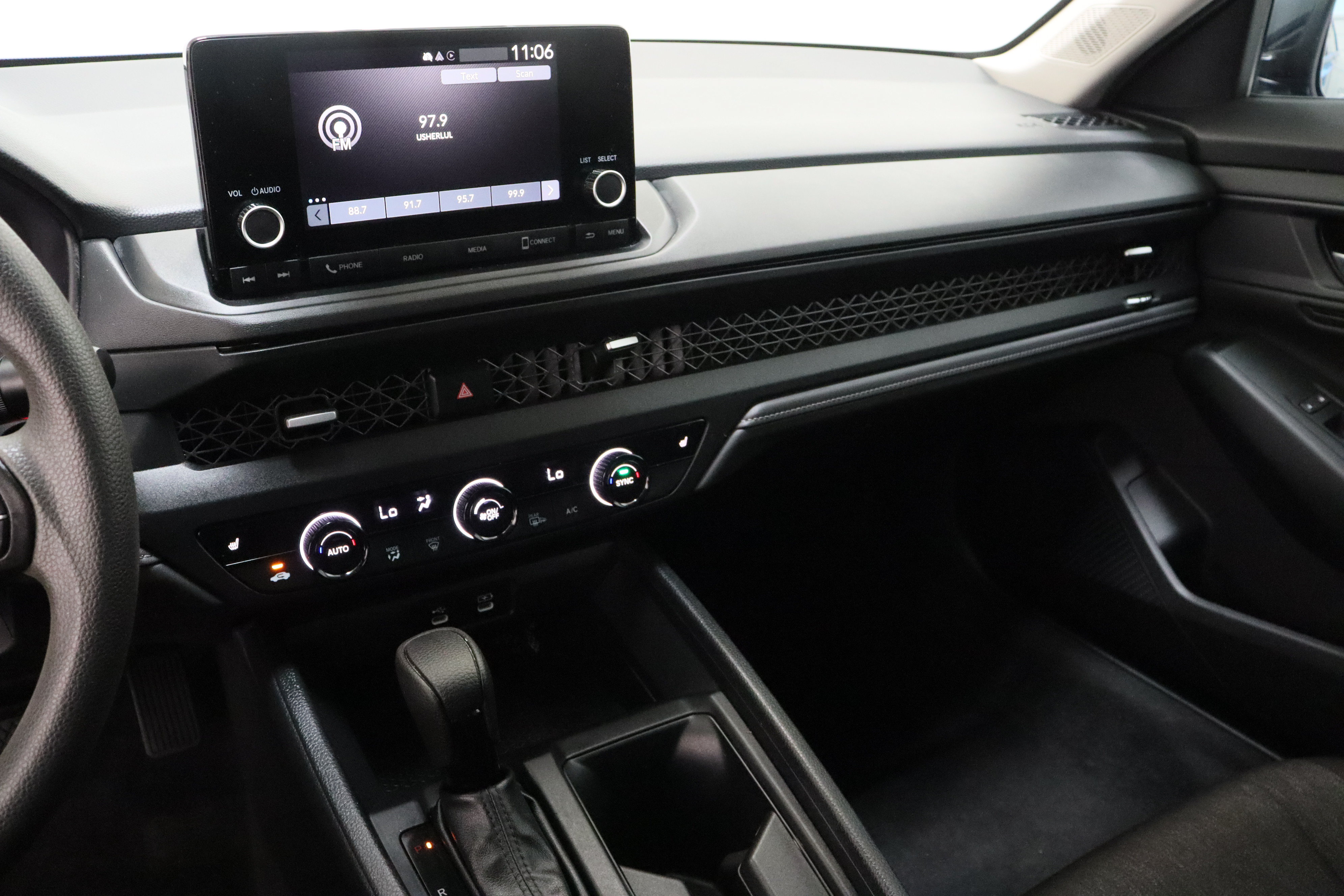 Used 2024 Honda Accord EX image 16