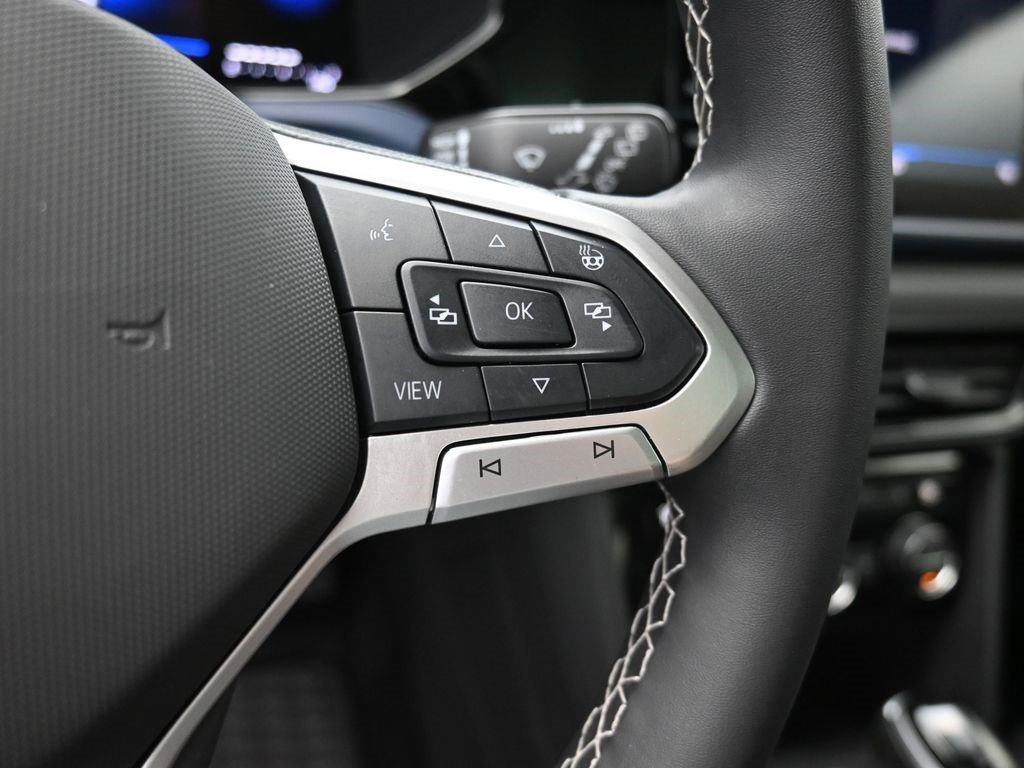 Used 2024 Volkswagen Taos SE w/ Panoramic Sunroof Package image 30