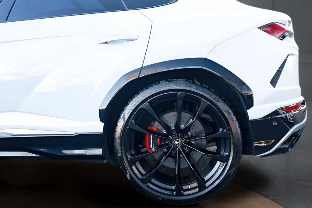 Used 2023 Lamborghini Urus S AWD/4WD image 6
