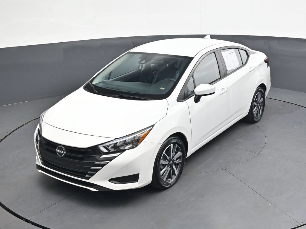 Used 2025 Nissan Versa SV FWD image 27