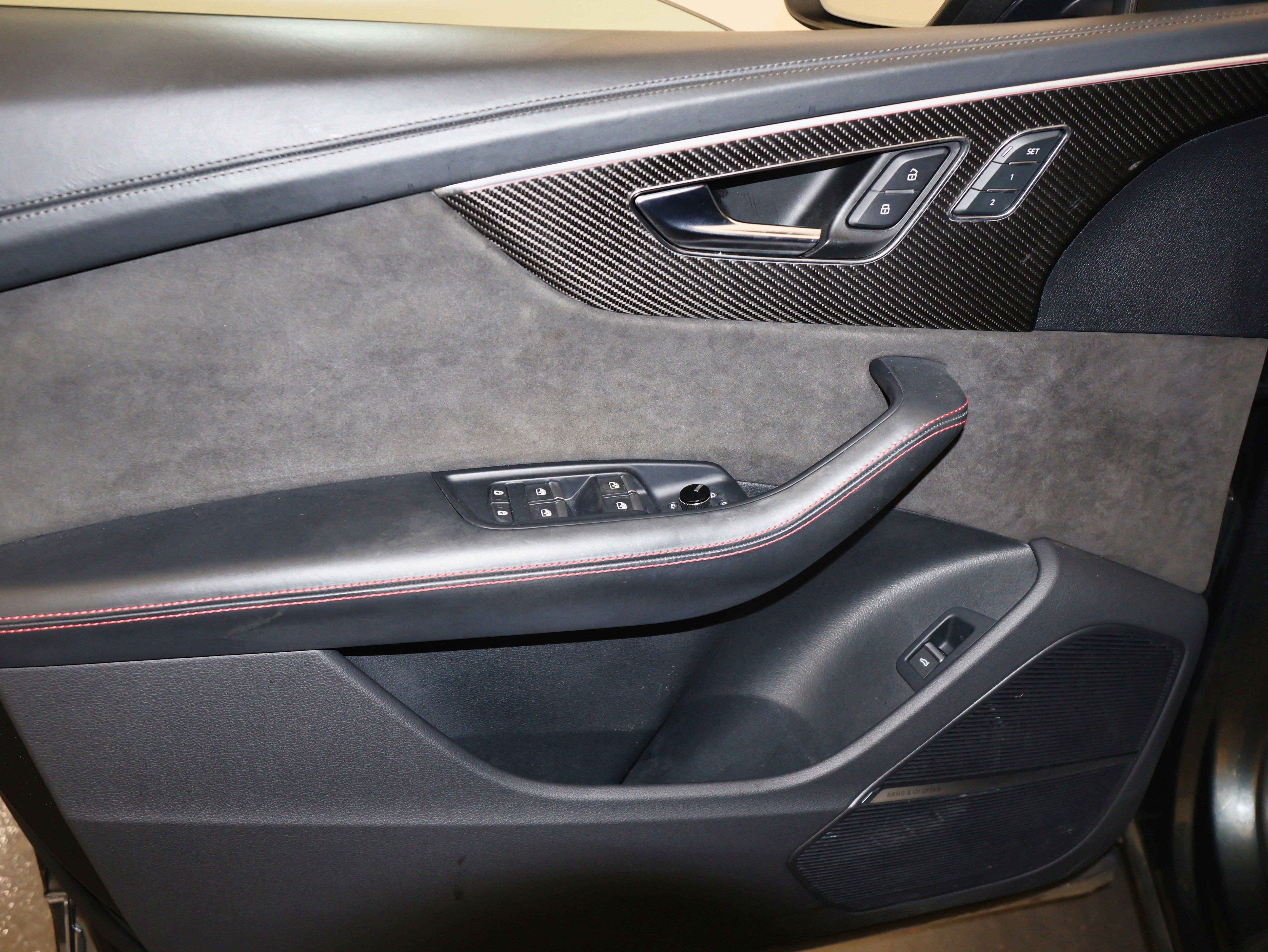 Used 2022 Audi RS Q8 w/ Black Optic Package image 27