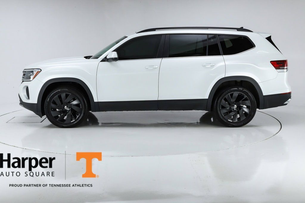 Used 2026 Volkswagen Atlas SE w/ Panoramic Sunroof Package AWD/4WD image 2