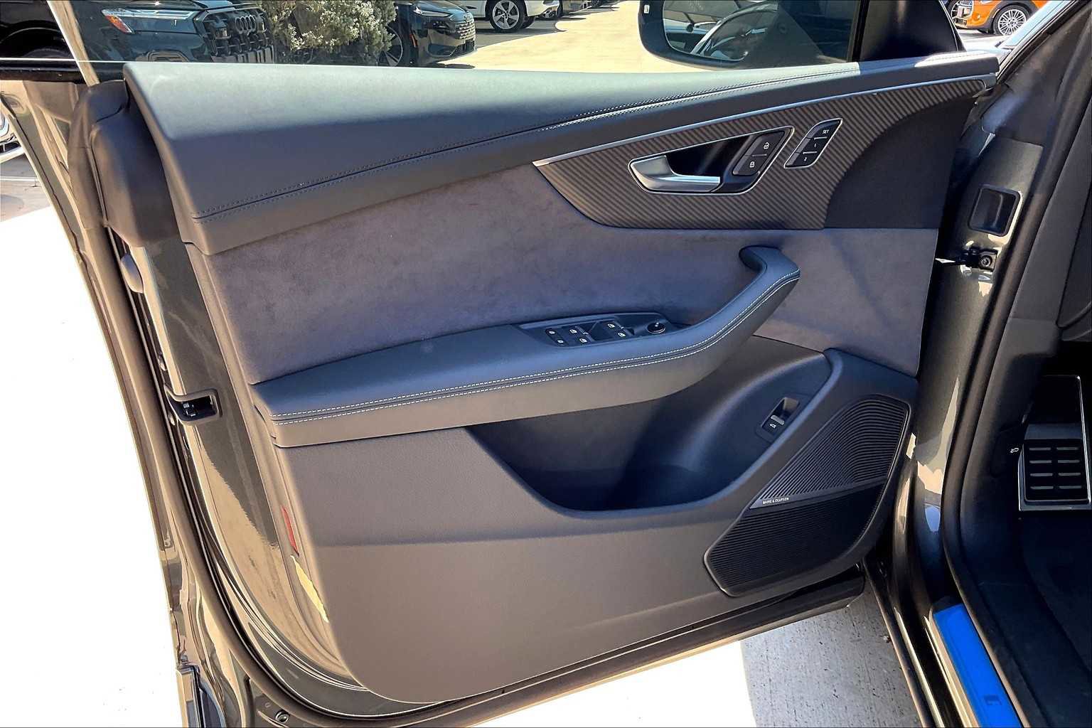 New 2025 Audi RS Q8 performance image 10