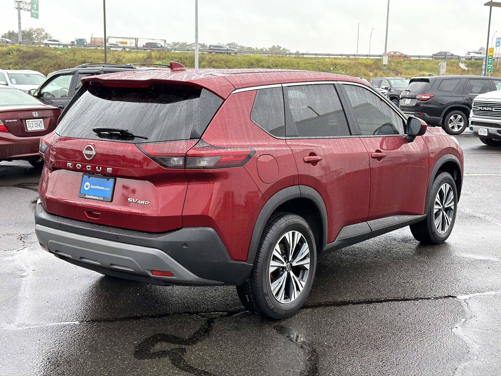 Used 2023 Nissan Rogue SV AWD/4WD image 2