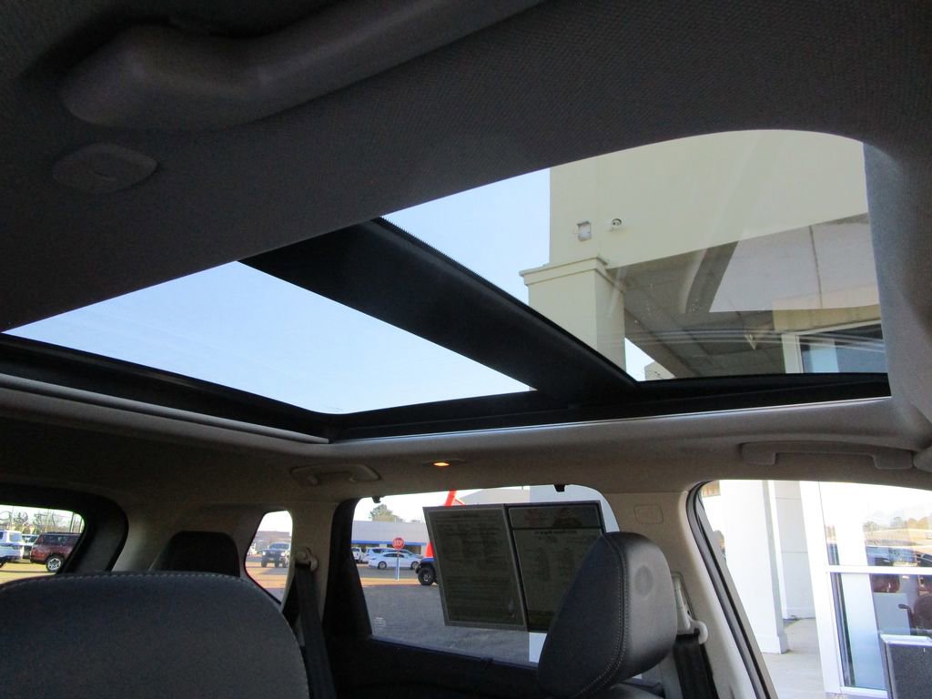 Used 2023 Nissan Rogue SL w/ SL Premium Package FWD image 30