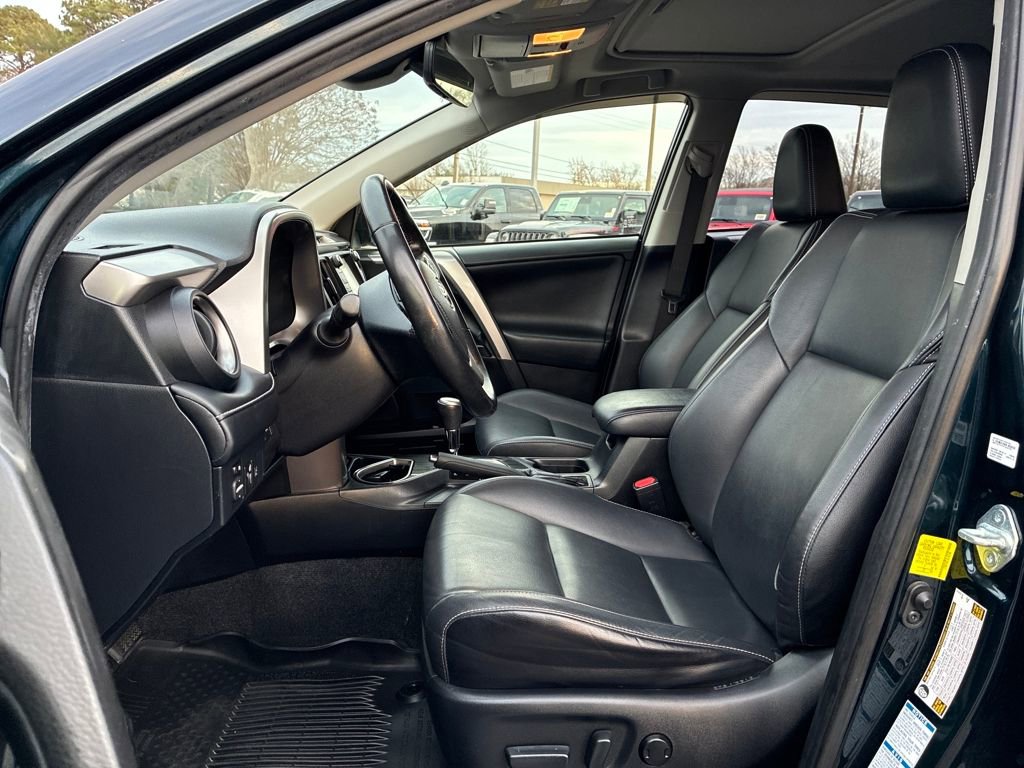 Used 2017 Toyota RAV4 Limited image 9