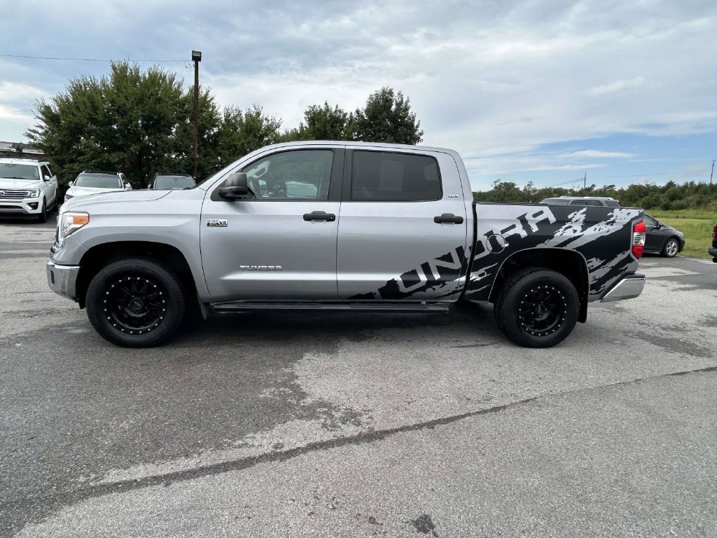 Used 2017 Toyota Tundra SR5 w/ SR5 Upgrade Package AWD/4WD image 11