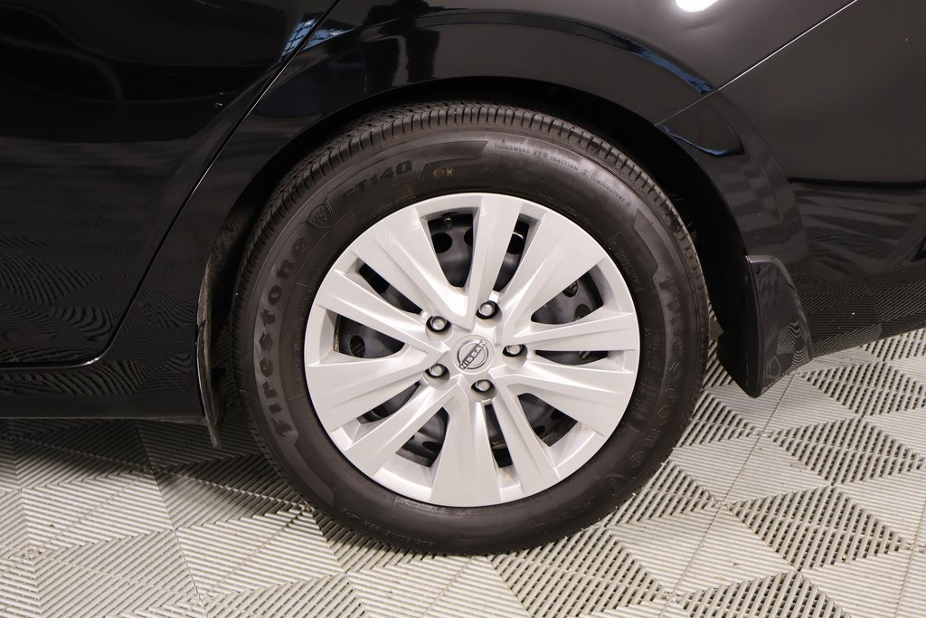 Used 2024 Nissan Sentra S image 17