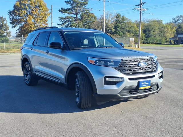 Certified 2023 Ford Explorer XLT w/ Equipment Group 202A image 5