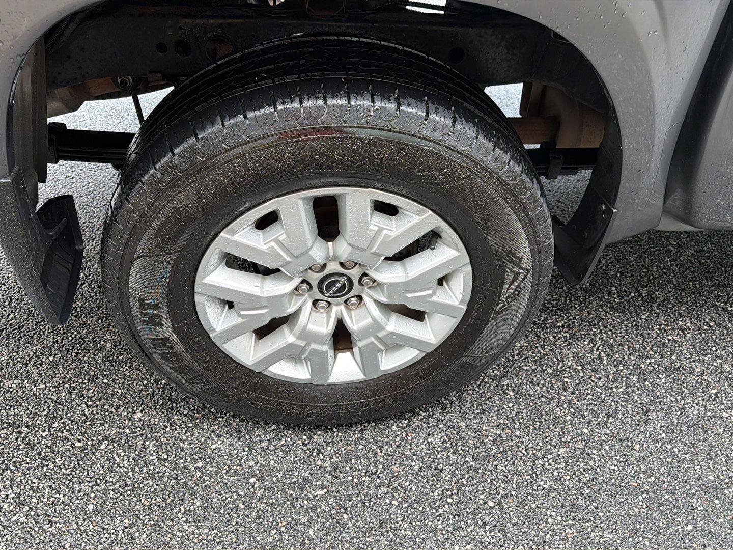 Used 2022 Nissan Frontier SV AWD/4WD image 37