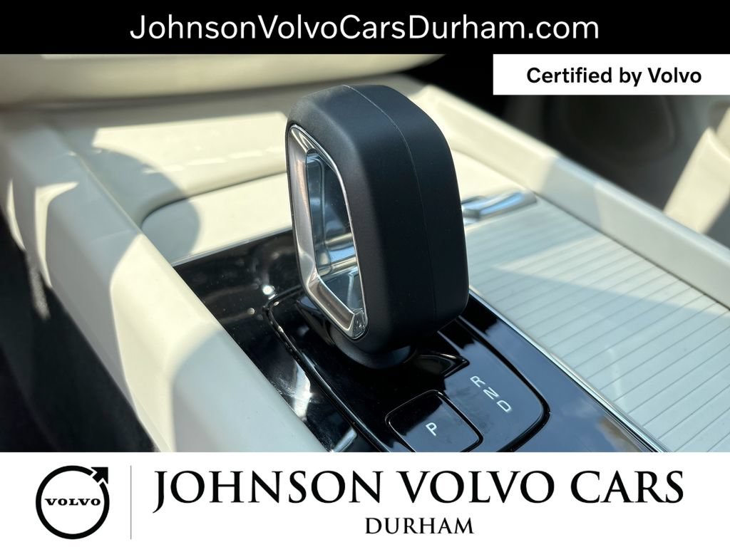Certified 2025 Volvo XC60 B5 Core AWD/4WD image 24