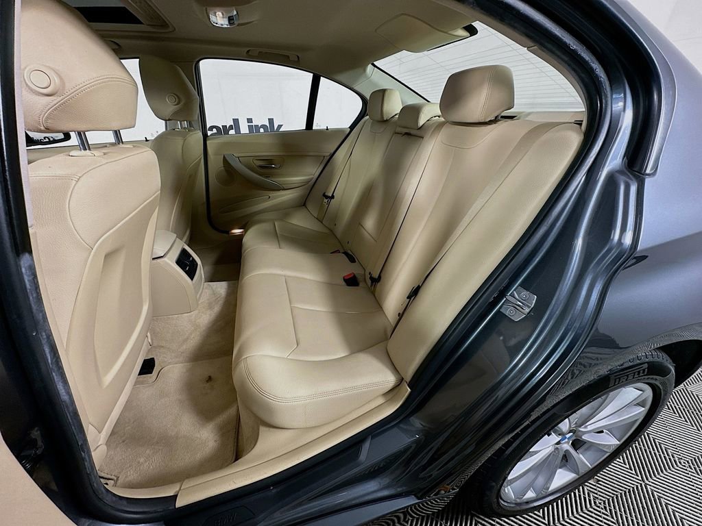 Used 2016 BMW 320i Sedan image 28
