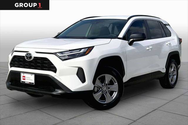 Certified 2025 Toyota RAV4 LE AWD/4WD image 1