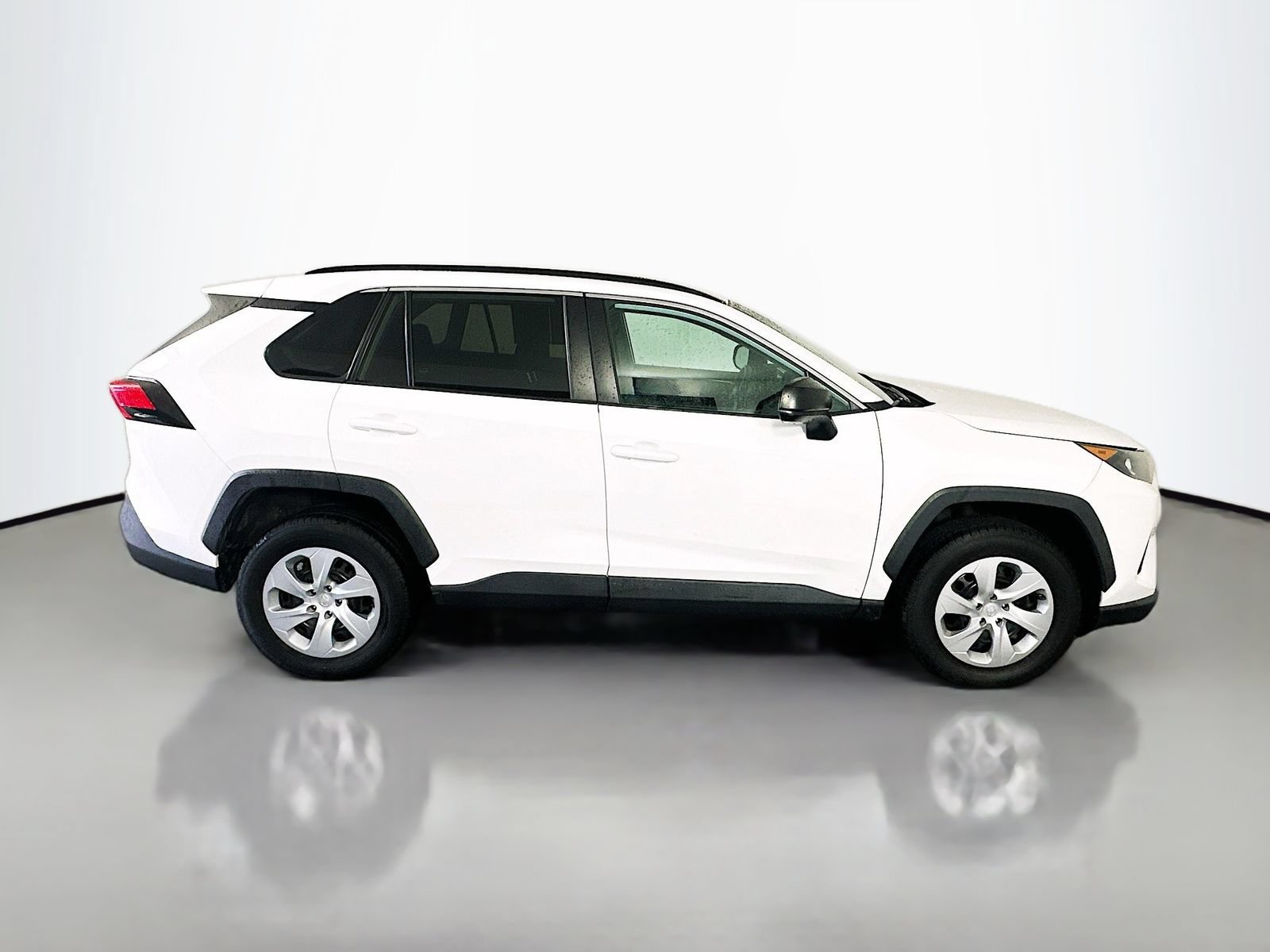 Used 2021 Toyota RAV4 LE AWD/4WD image 8