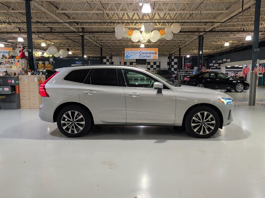 Used 2023 Volvo XC60 B5 Core w/ Climate Package AWD/4WD image 8