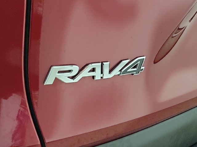 Used 2024 Toyota RAV4 XLE w/ Convenience Package FWD image 9