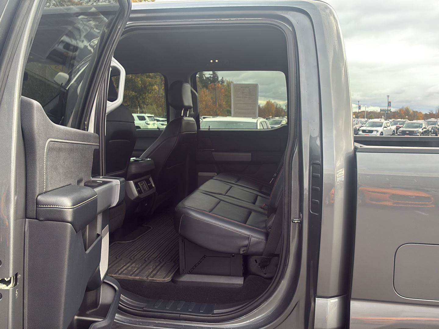Used 2023 Ford F250 Lariat w/ FX4 Off-Road Package AWD/4WD image 22