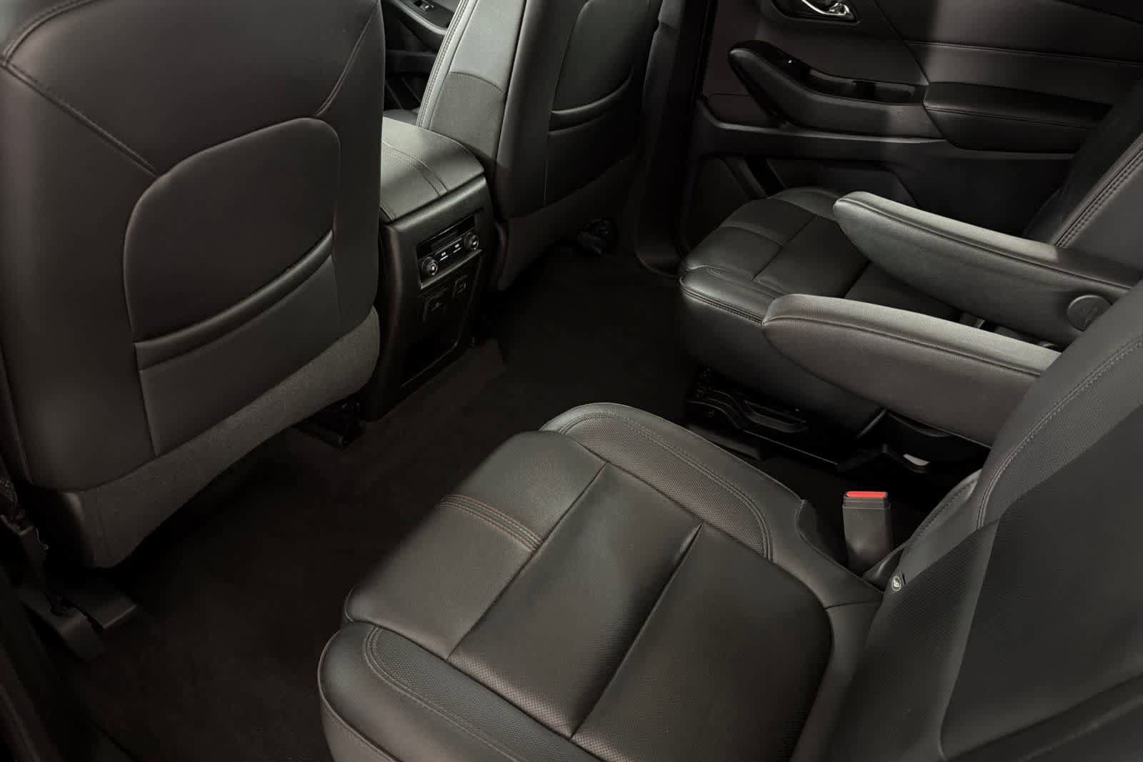 Used 2023 Chevrolet Traverse RS AWD/4WD image 4