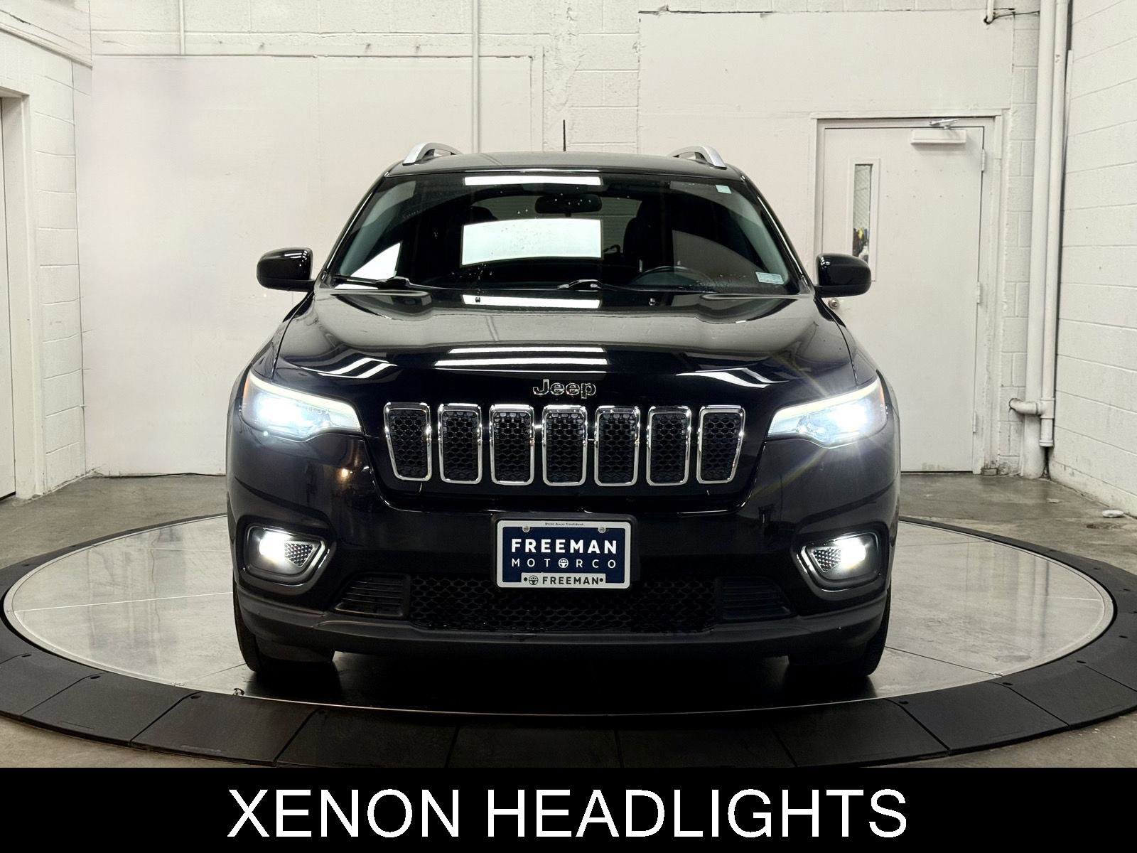 Used 2019 Jeep Cherokee Latitude Plus w/ Cold Weather Group image 3