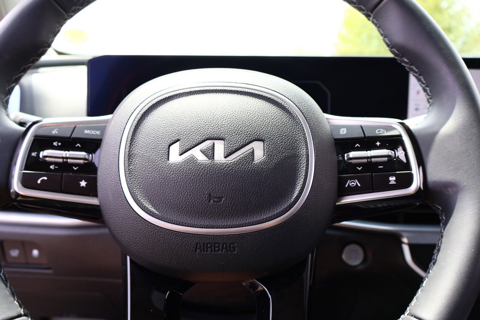 Used 2024 Kia Sorento SX image 28