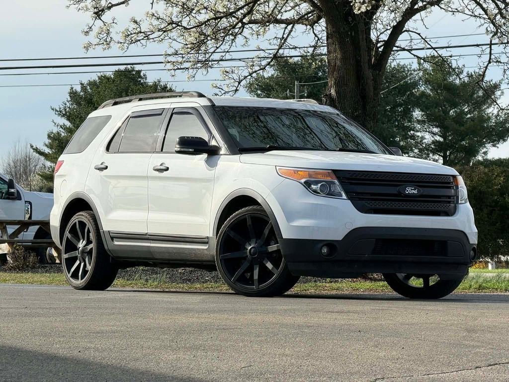 Used 2014 Ford Explorer XLT w/ Equipment Group 201A AWD/4WD image 1