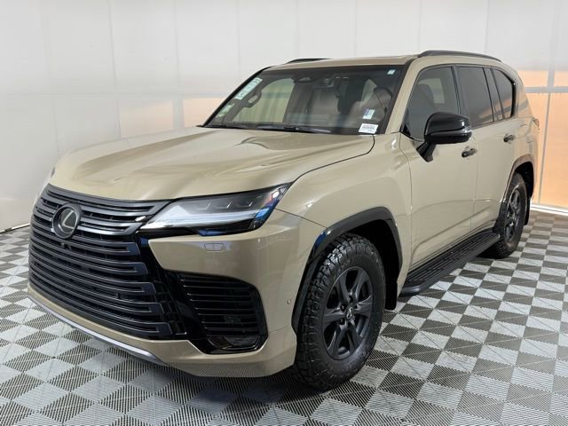 New 2025 Lexus LX 700h Overtrail video 2