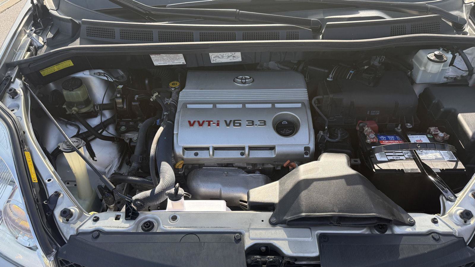 Used 2004 Toyota Sienna XLE Limited FWD image 12