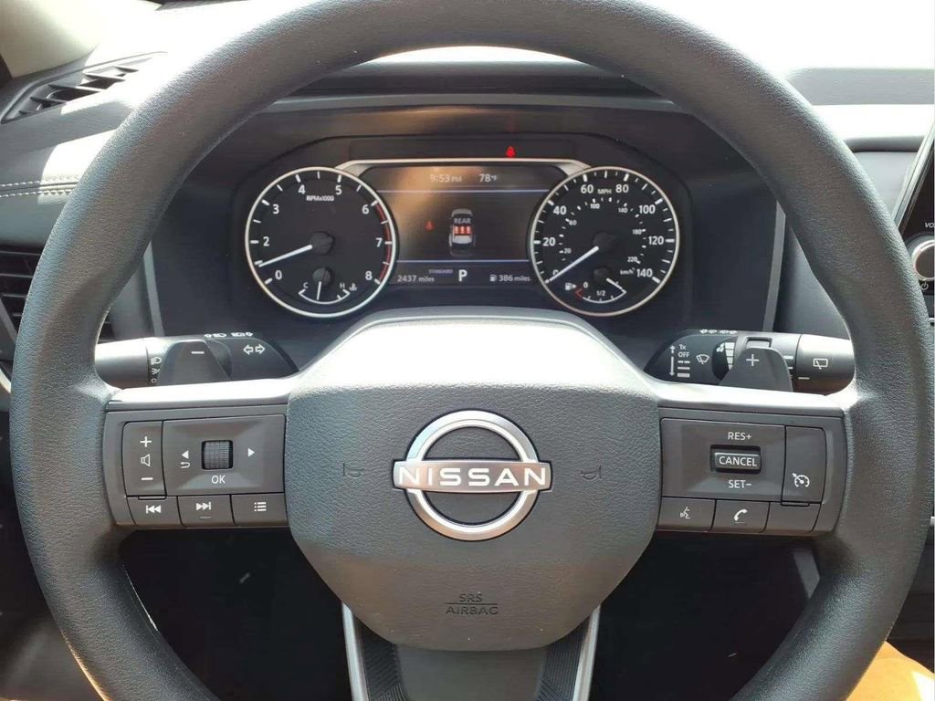Used 2025 Nissan Rogue S FWD image 13