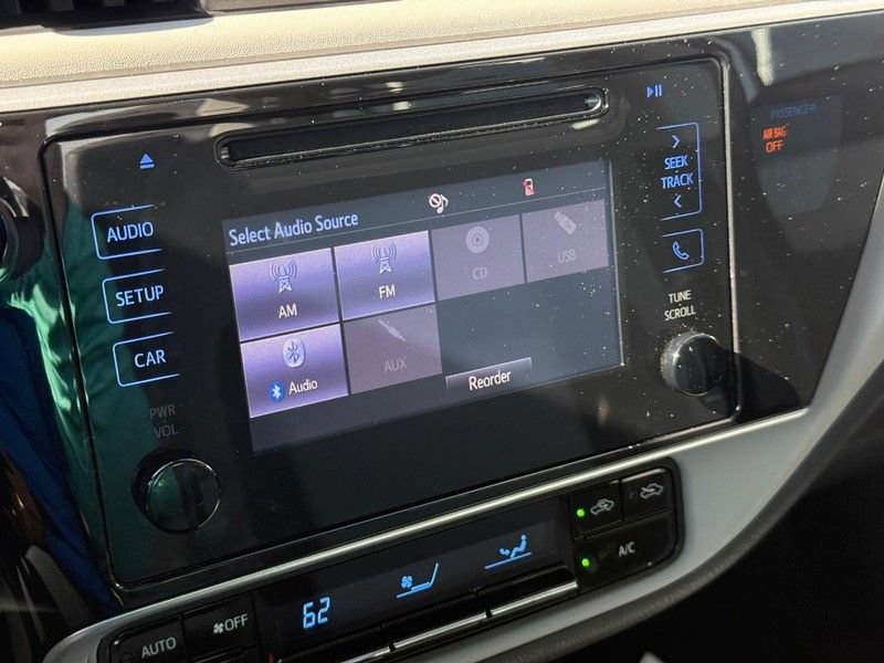 Used 2018 Toyota Corolla LE FWD image 23