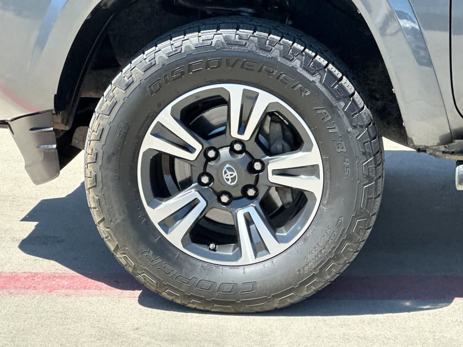 Used 2016 Toyota Tacoma TRD Sport w/ Towing Package RWD image 25