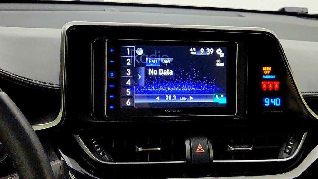 Used 2018 Toyota C-HR XLE FWD image 17