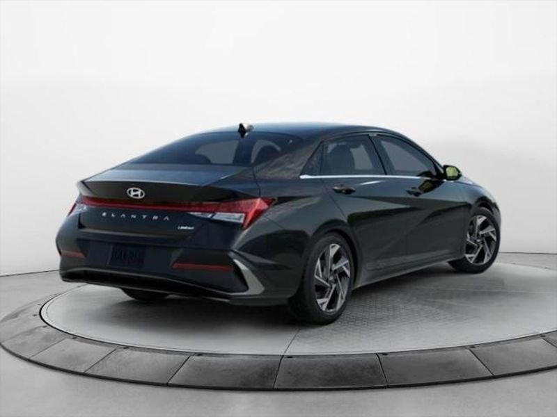 New 2026 Hyundai Elantra Limited image 4