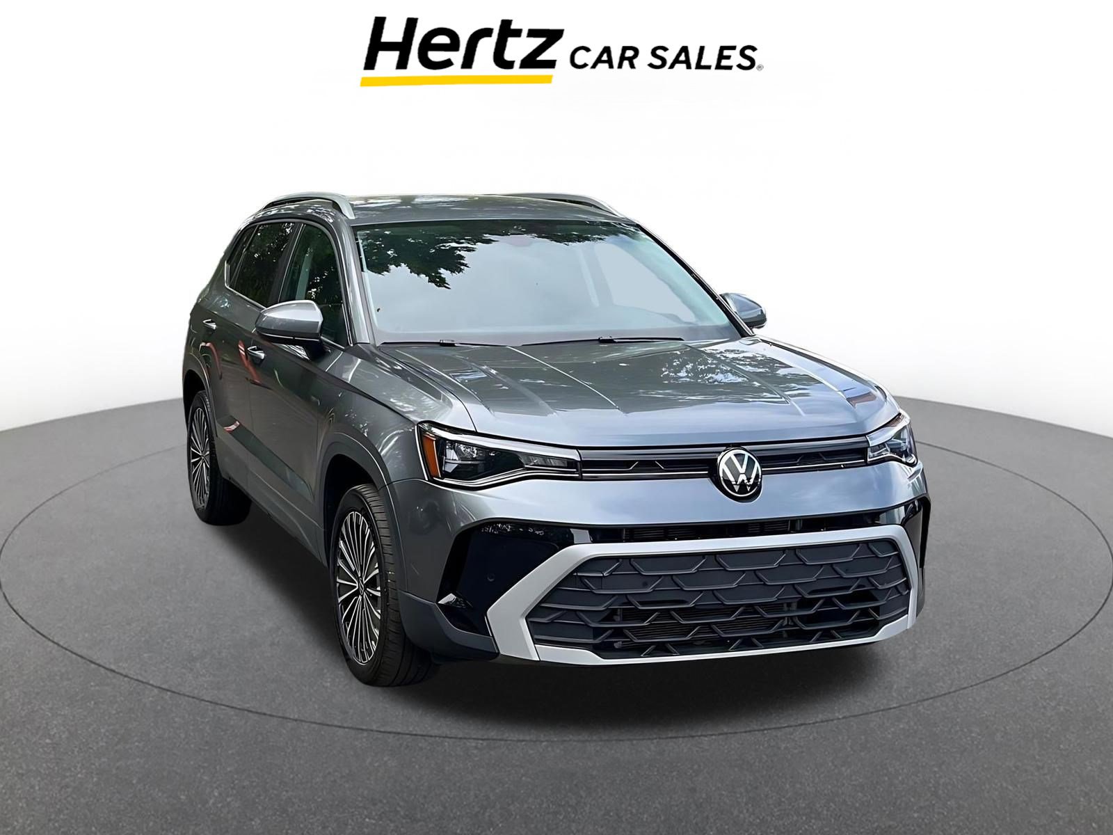 Used 2025 Volkswagen Taos SE image 1