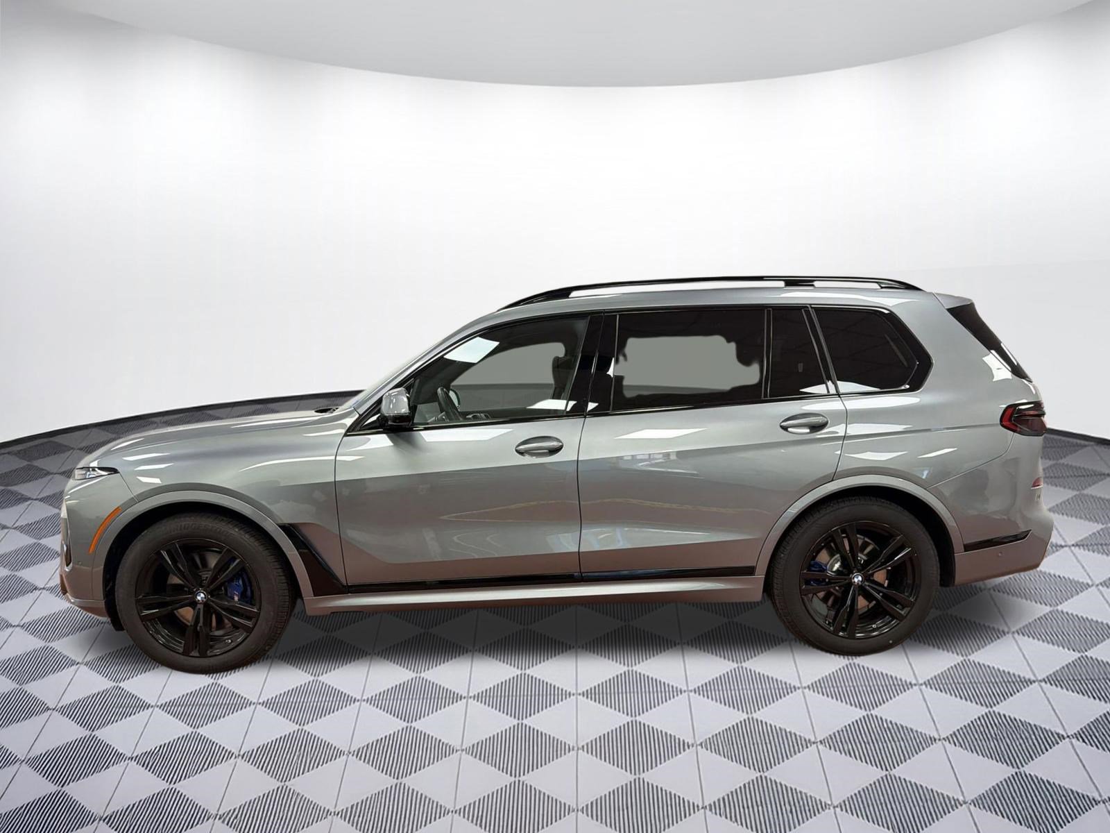 Certified 2024 BMW X7 xDrive40i w/ M Sport Package image 2