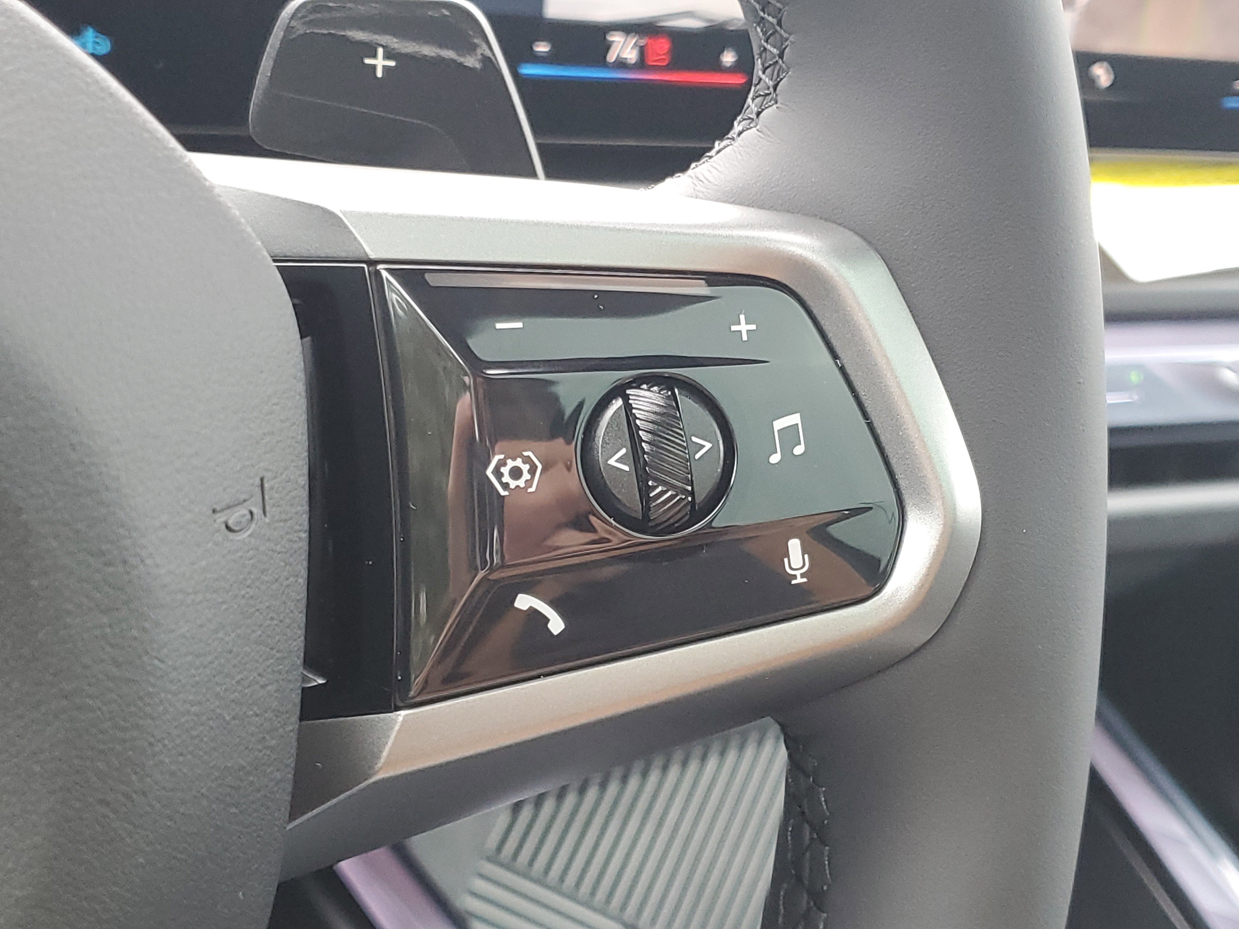 New 2026 BMW X3 xDrive30 w/ Premium Package image 13