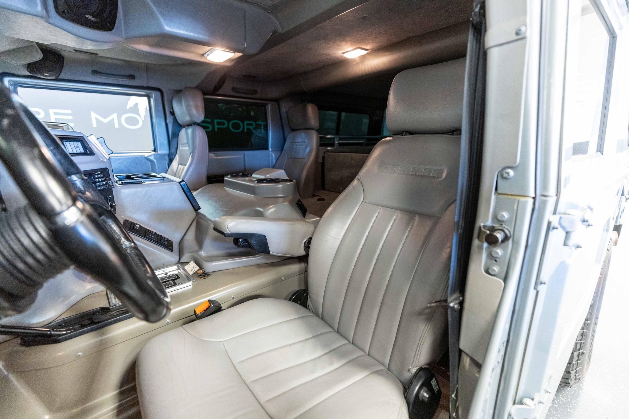 Used 2000 HUMMER H1 4-Door Wagon AWD/4WD image 8