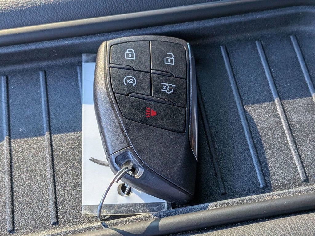 Used 2023 GMC Yukon SLE AWD/4WD image 37