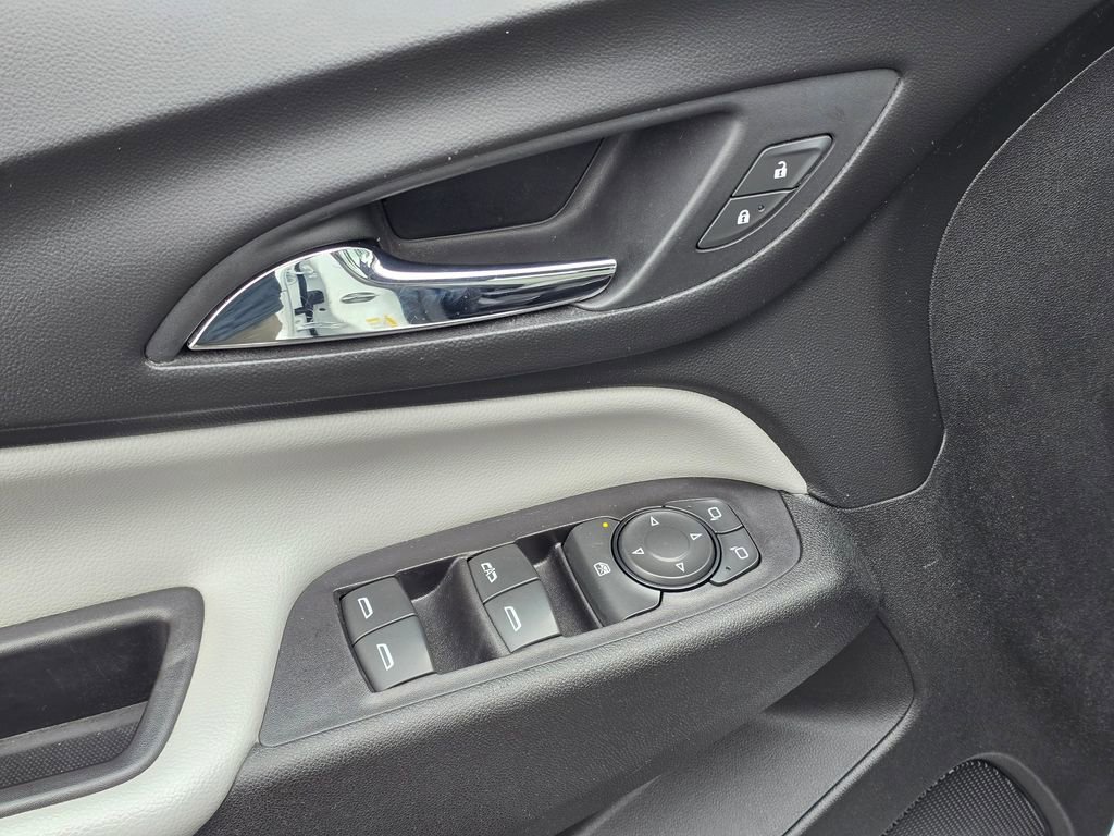 Used 2018 Chevrolet Equinox LS image 21