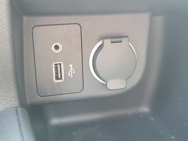 Used 2025 Nissan Kicks Play S FWD image 19
