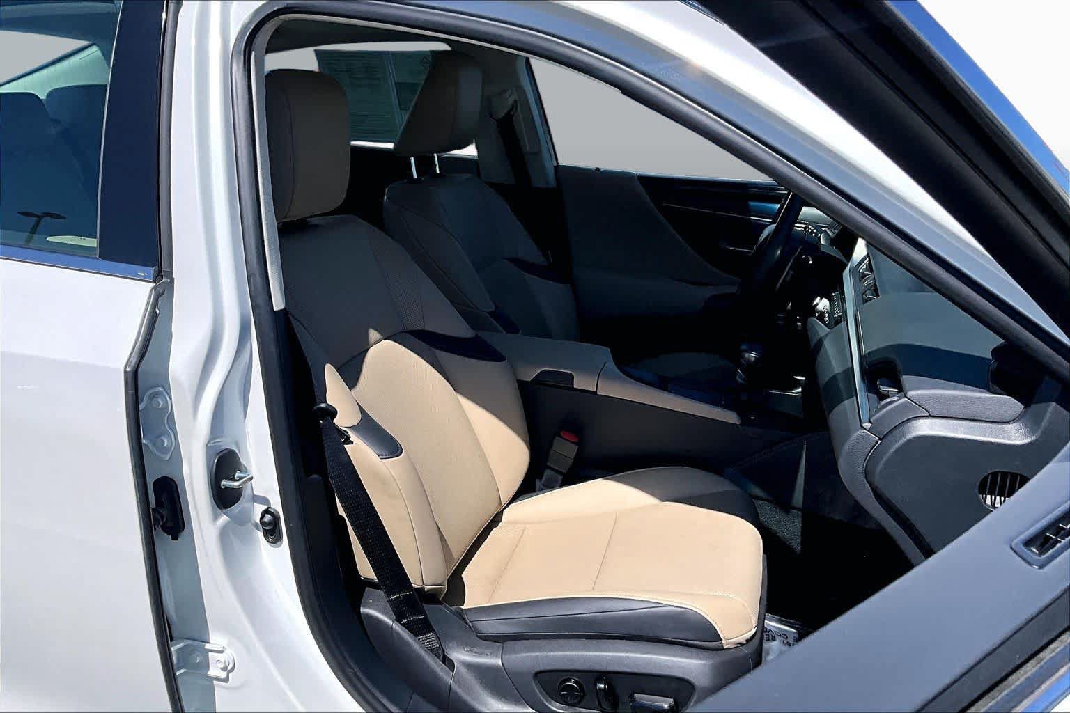 Used 2021 Lexus ES 350 w/ Accessory Package FWD image 9