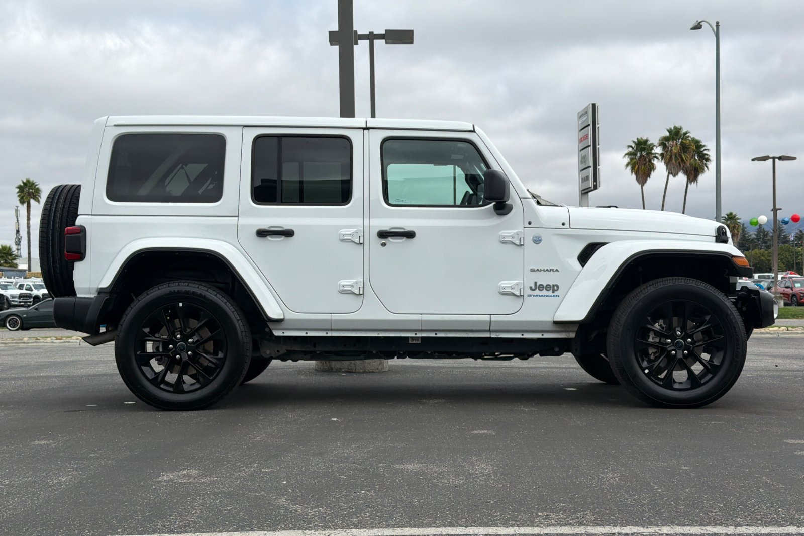 Used 2024 Jeep Wrangler Unlimited Sahara AWD/4WD image 3